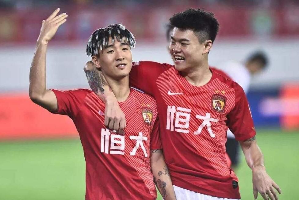 法媒：尤文与阿森纳联系，商谈托马斯冬窗转会事宜据法国媒体Foot Mercato报道，尤文与阿森纳进行了联系，商谈托马斯的转会事宜。